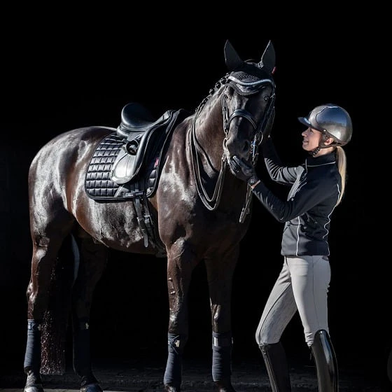 LeMieux Loire Memory Foam Dressage Square Pad - Black 2 LeMieux Loire Memory Foam Dressage Square Pad - Black - Image 2